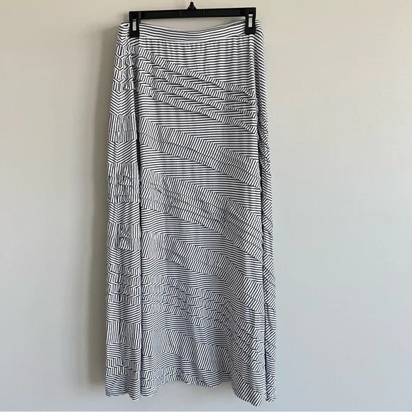 Soft Surroundings black white striped ruffle Rosemary pull on skirt size large - Picture 3 of 11